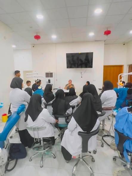 فرع أمراض وجراحة اللثة يقيم دورة علمية لطلبة كلية طب الأسنان ضمن برامج التدريب الصيفي